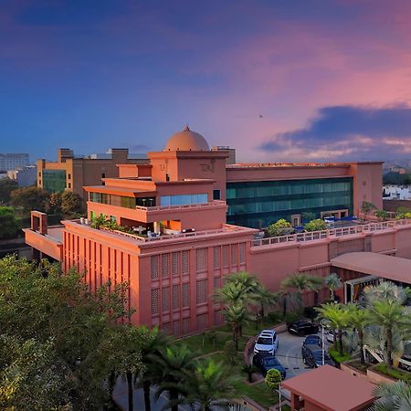 Taj Hotel & Convention Centre, Agra Агра Екстериор снимка The University of Management Sciences