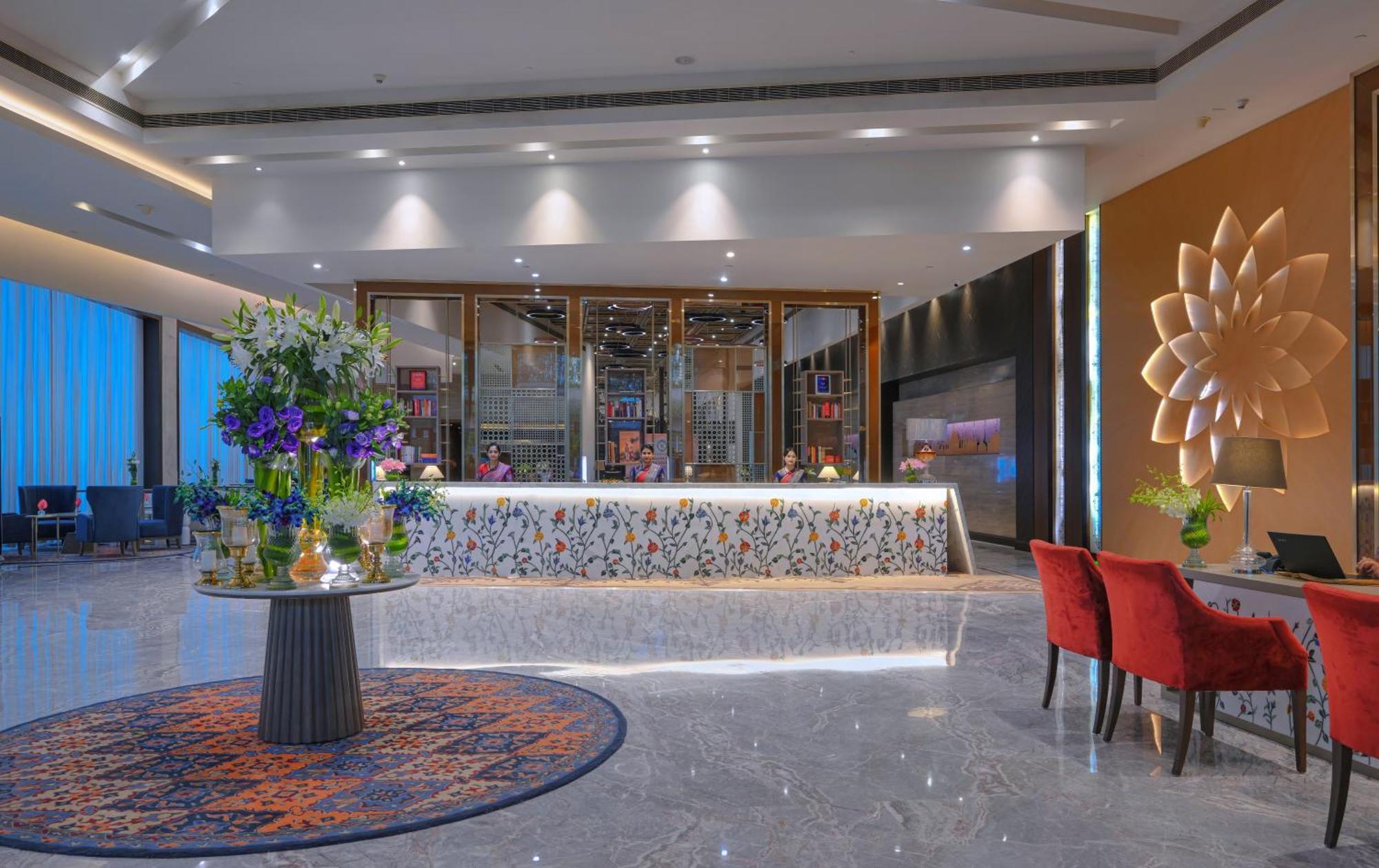 Taj Hotel & Convention Centre, Agra Агра Екстериор снимка The lobby of the hotel