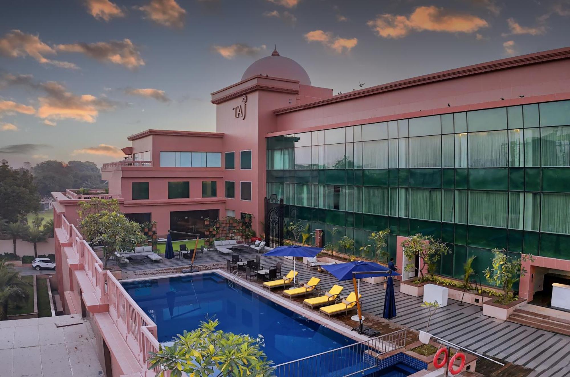 Taj Hotel & Convention Centre, Agra Агра Екстериор снимка Taj Krishna