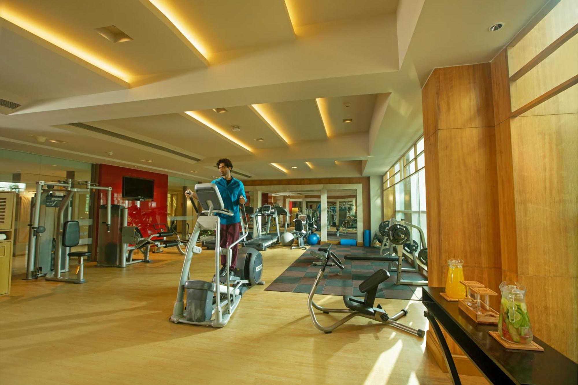 Taj Hotel & Convention Centre, Agra Агра Екстериор снимка The gym at the hotel